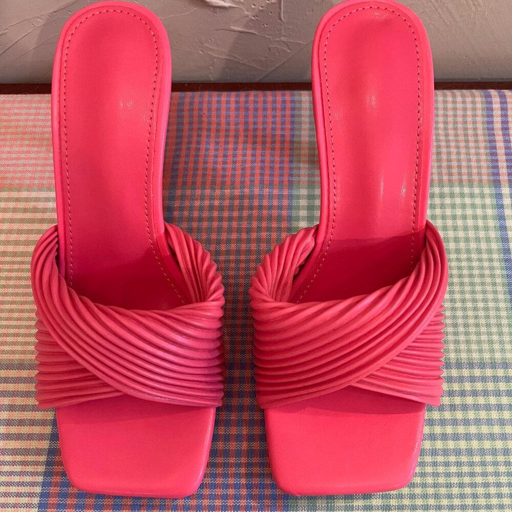 NWT Women's SHEIN Bight Pink Pleated Strap Mule Heels - Square Toe Size 6.5 / 37